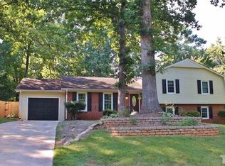 4004 Grimstead Ln, Raleigh, NC 27613