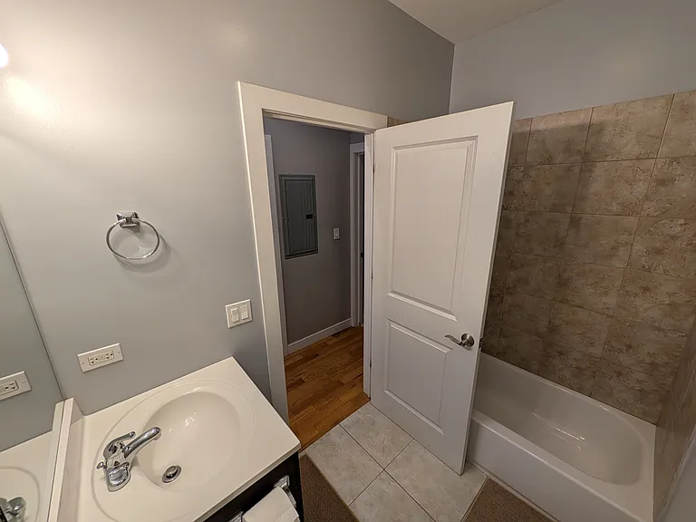 1463 W Huron St #1R — Photo 7