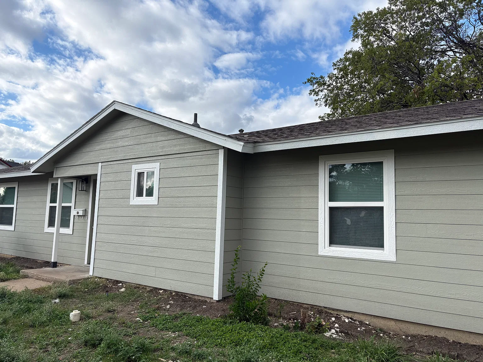 3 bed, 1510 sqft, $1,975 — Photo 2