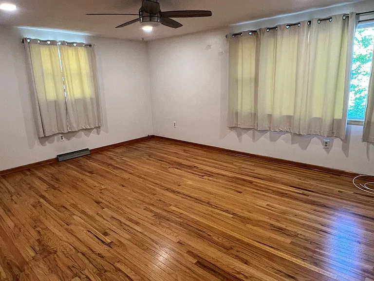 113 Taylor Ave — Photo 3