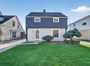 5058 North Kent AVENUE, Whitefish Bay, WI 53217