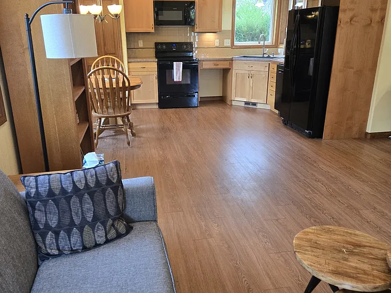 1251 Kinnikinnick Ct — Photo 3