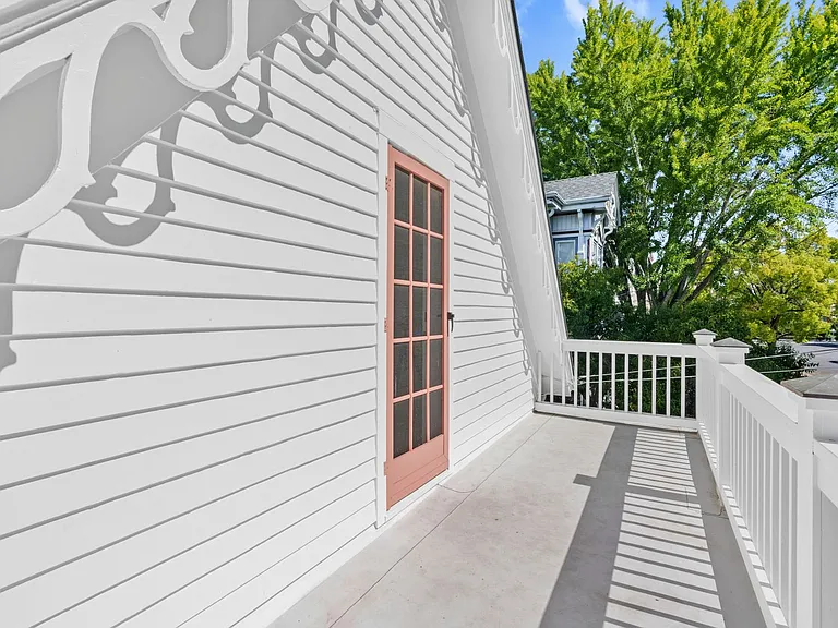 547 Randolph Street — Photo 17