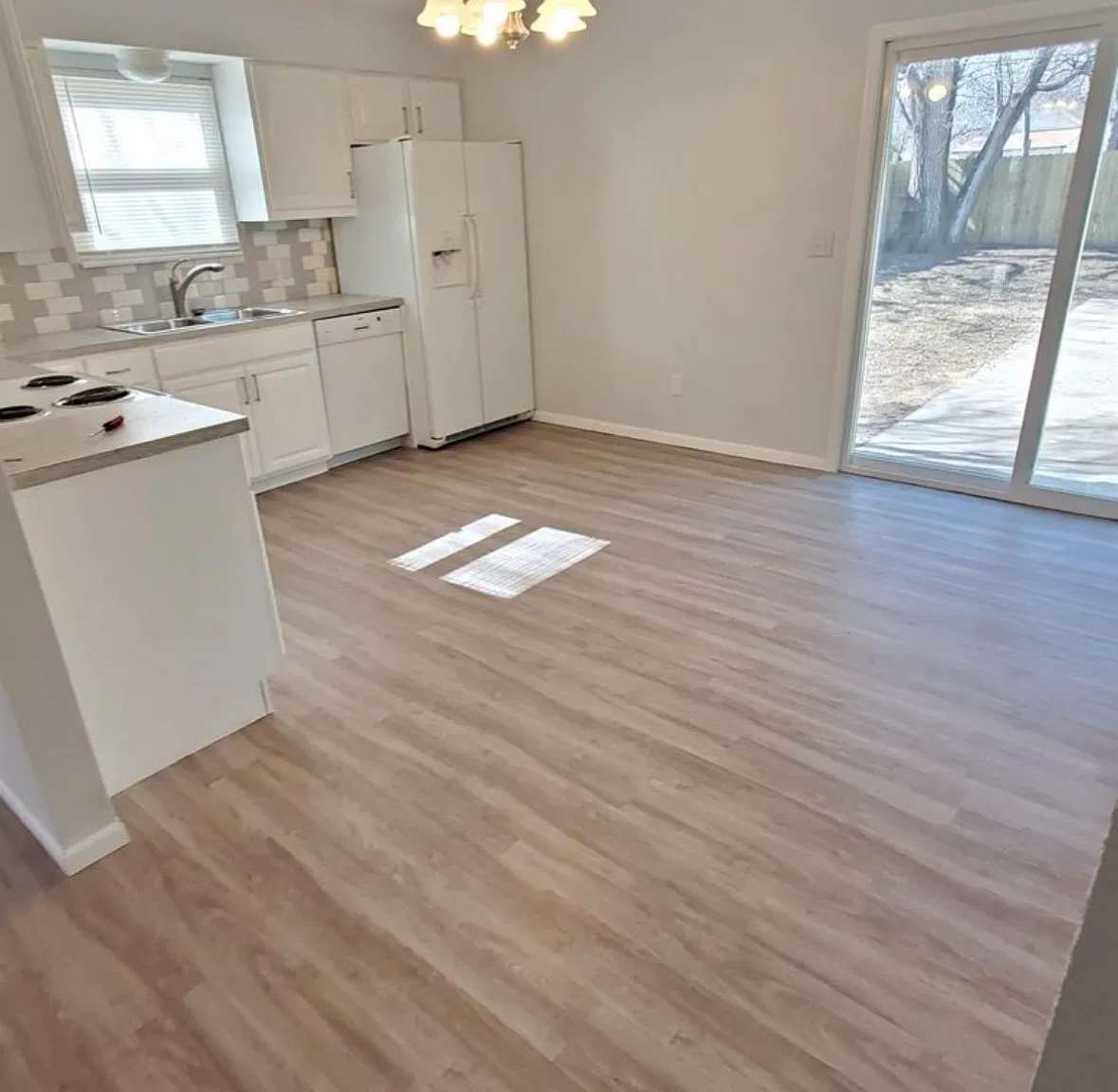 2 bed, $1,000 — Photo 4