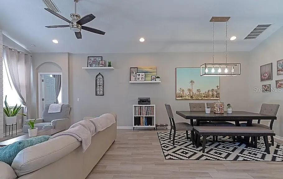 3 bed, 1732 sqft, $2,900 — Photo 2