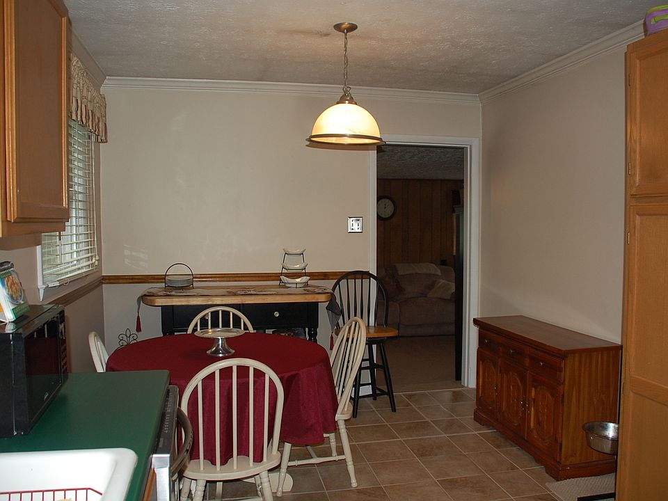 2nd image of 184 Horizon St