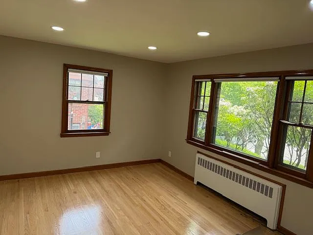LR w front window