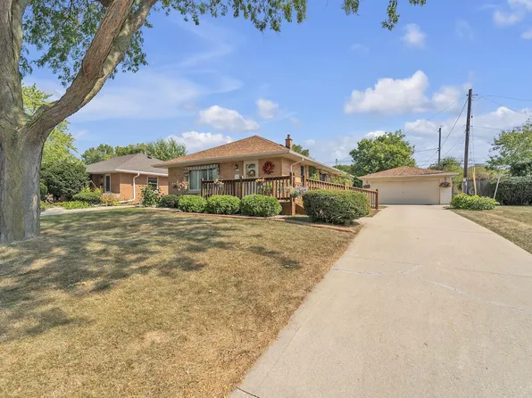 5320 North Mohawk AVENUE, Glendale, WI 53217