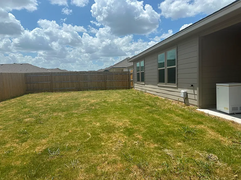 2472 Muscovy Dr — Photo 3