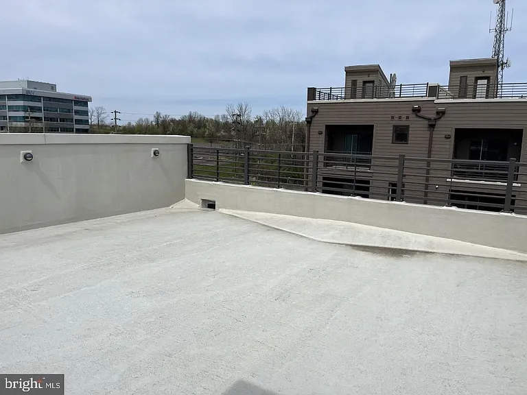 916 Lakeview Ct #36 — Photo 33