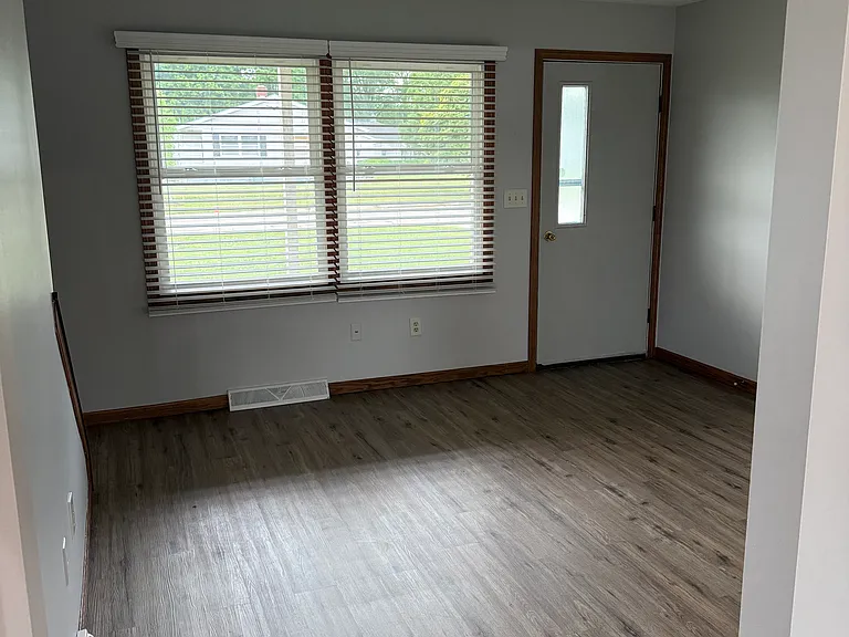 139 Northpark Dr — Photo 2