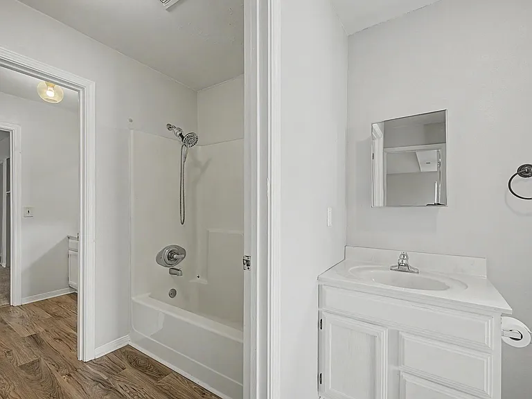 126 Manchester St — Photo 30