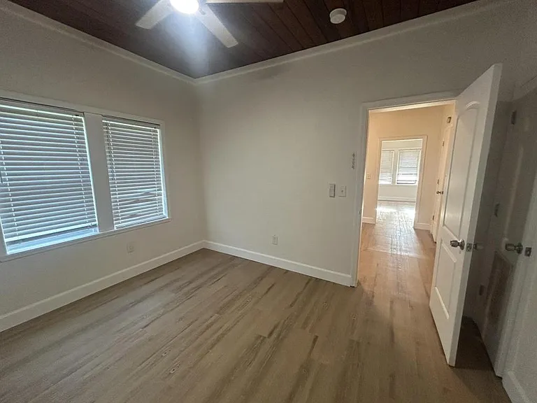 1031 Neville Ave — Photo 13