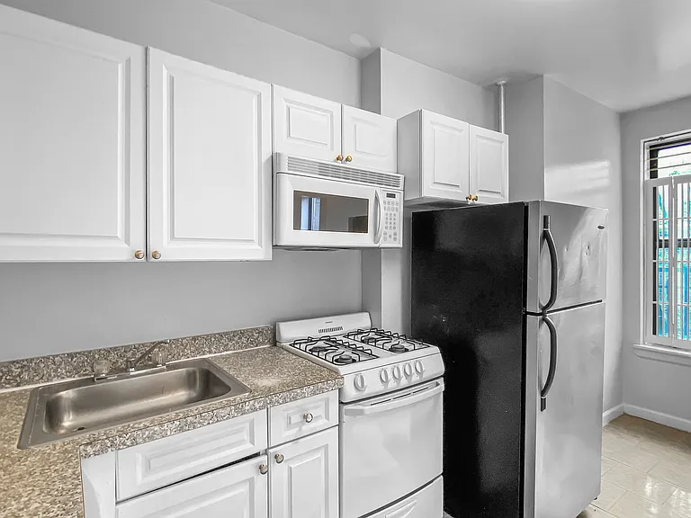 212 W 133rd St #4C — Photo 6