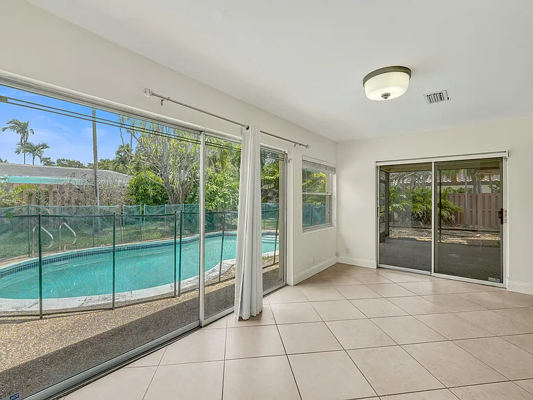4721 Sarazen Dr — Photo 14