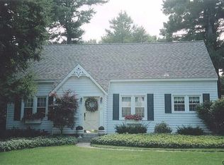 28 Fernbank Ave, Delmar, NY 12054