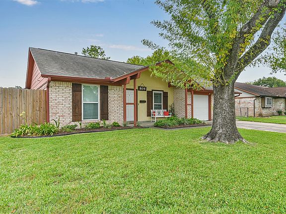 3rd image of 805 La Nell Dr