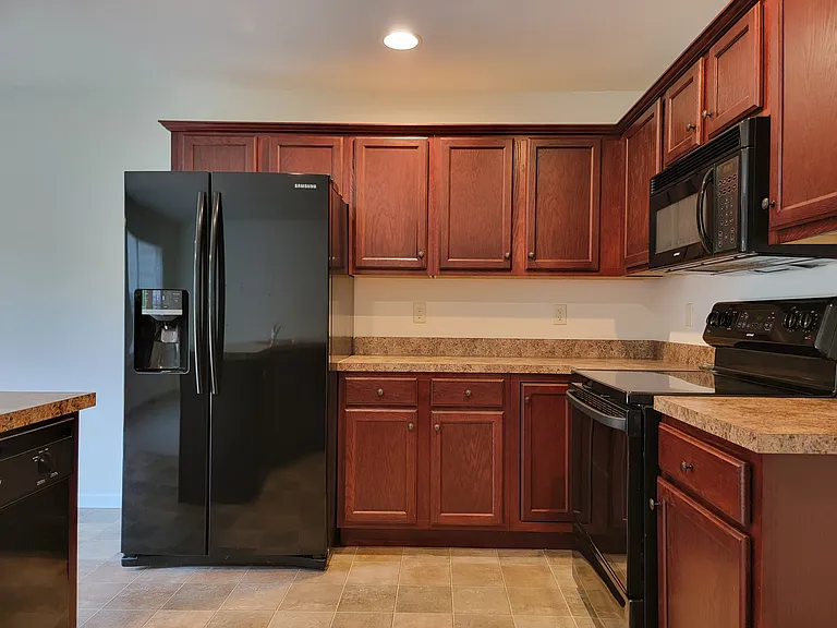 402 Mount Olive Ln — Photo 9