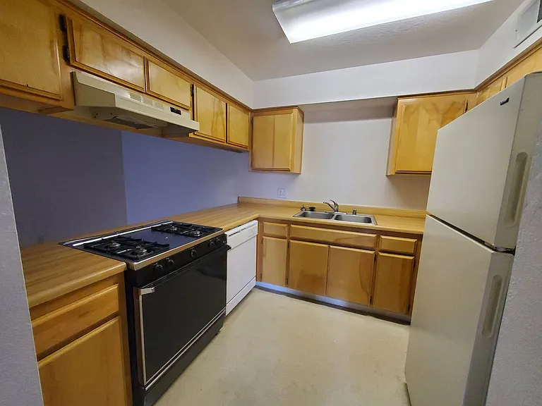 Norma Street Apartments — Photo 37