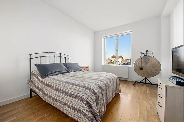 Sold by Douglas Elliman | media 10