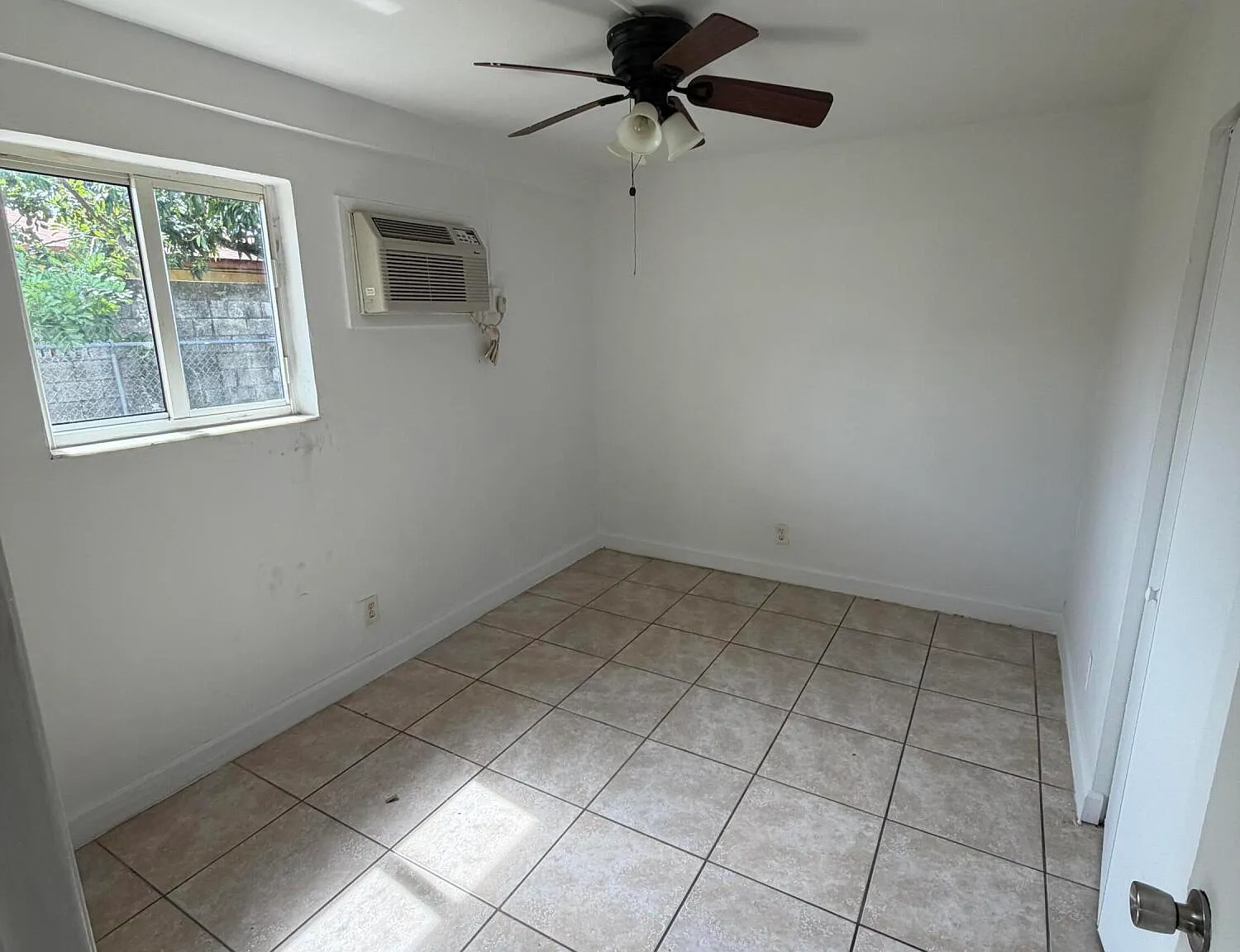 2 bed, 1.0 bath, 560 sqft, $1,650 — Photo 4