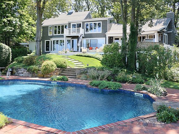 2nd image of 36 Mariners Ln