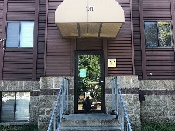 2nd image of 133 E Cedar St #101