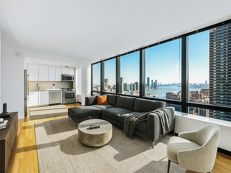 1113 York Ave #27D — Photo 1