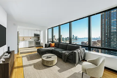 1113 York Ave #30D Photo 1