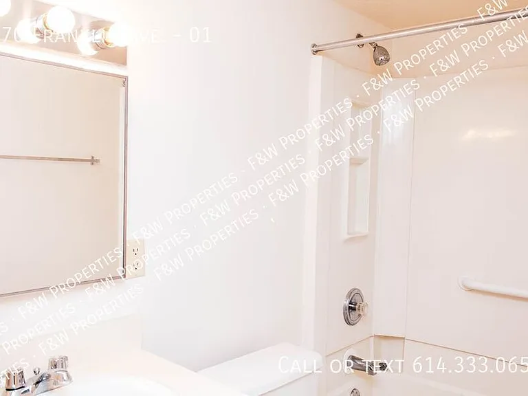1170 Franklin Ave #1 — Photo 6