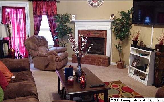 4th image of 4174 Ravenwood Dr N