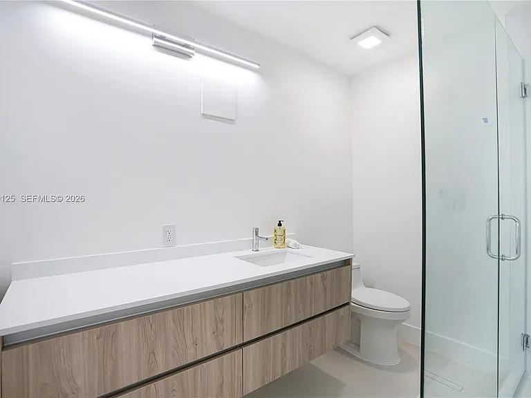 19101 NE 36th Ct #111 — Photo 22