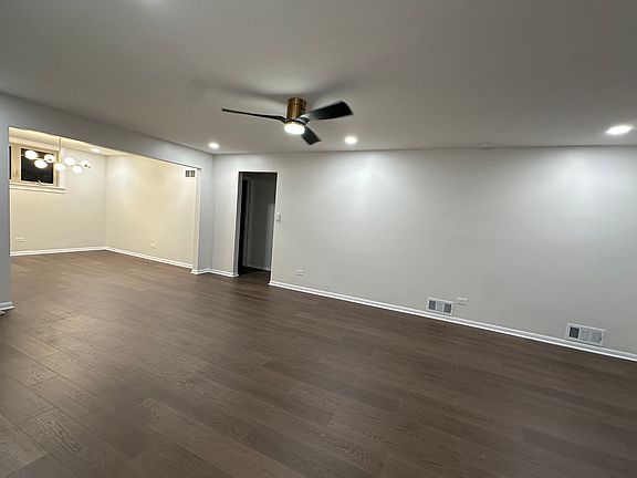 living room/ dining room