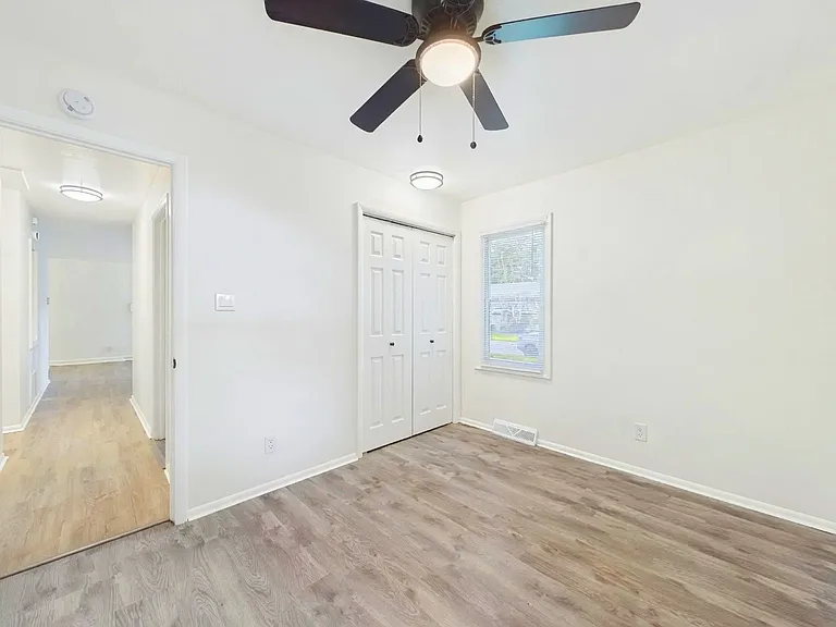 11014 Booth Ave — Photo 8