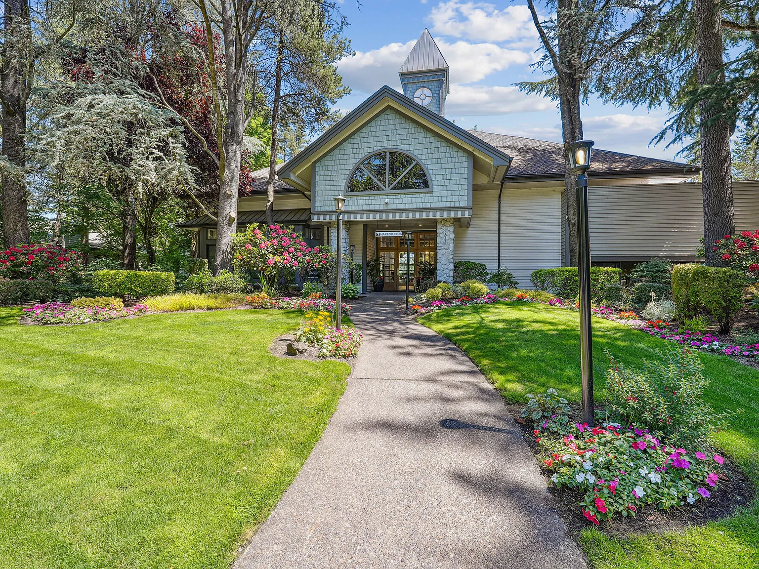 Oswego Pointe — Photo 1