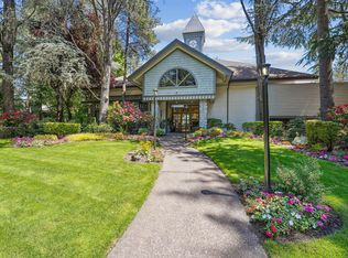 Oswego Pointe, Lake Oswego, OR 97034