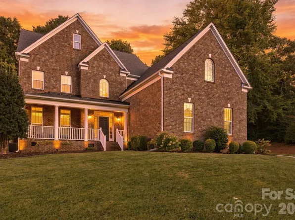 2561 Fallbrook Pl NW, Concord, NC 28027