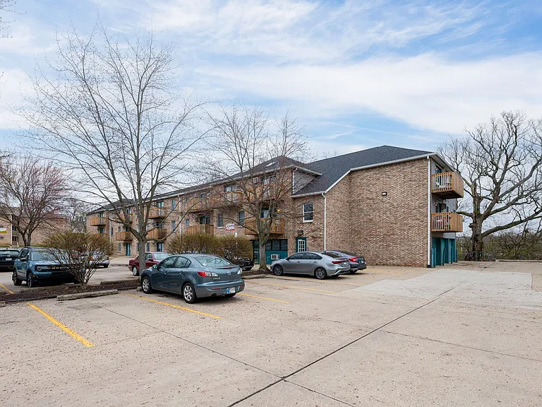 420 S Chauncey Avenue — Photo 4