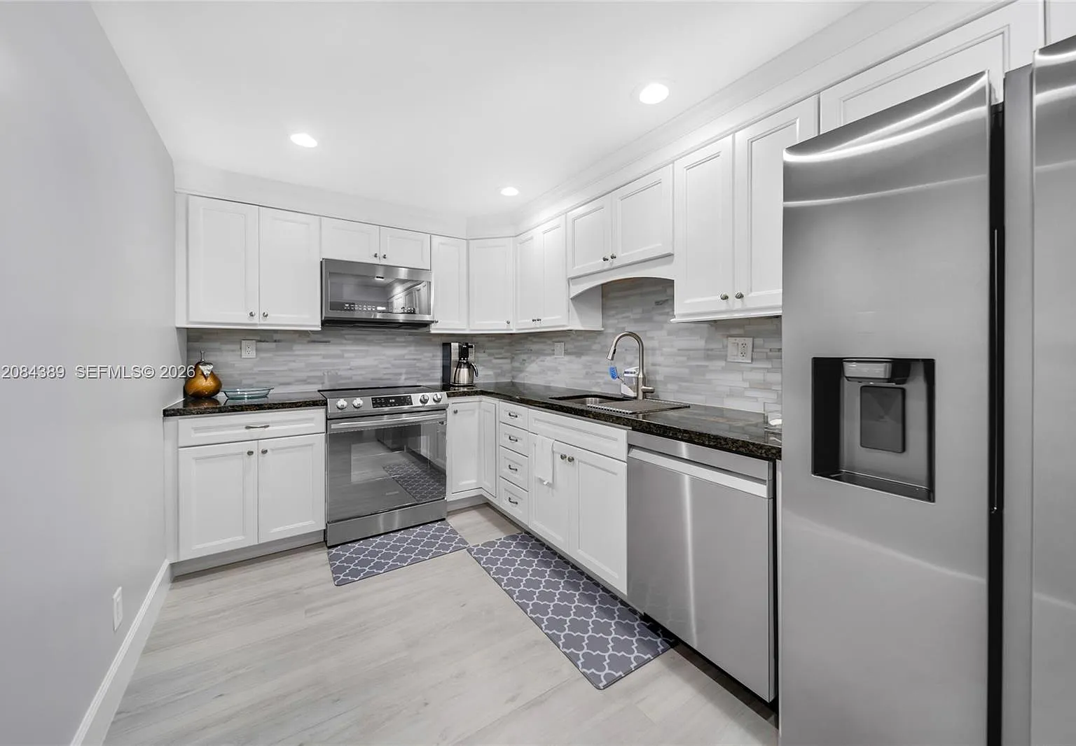 Galt Towers Condo — Photo 1
