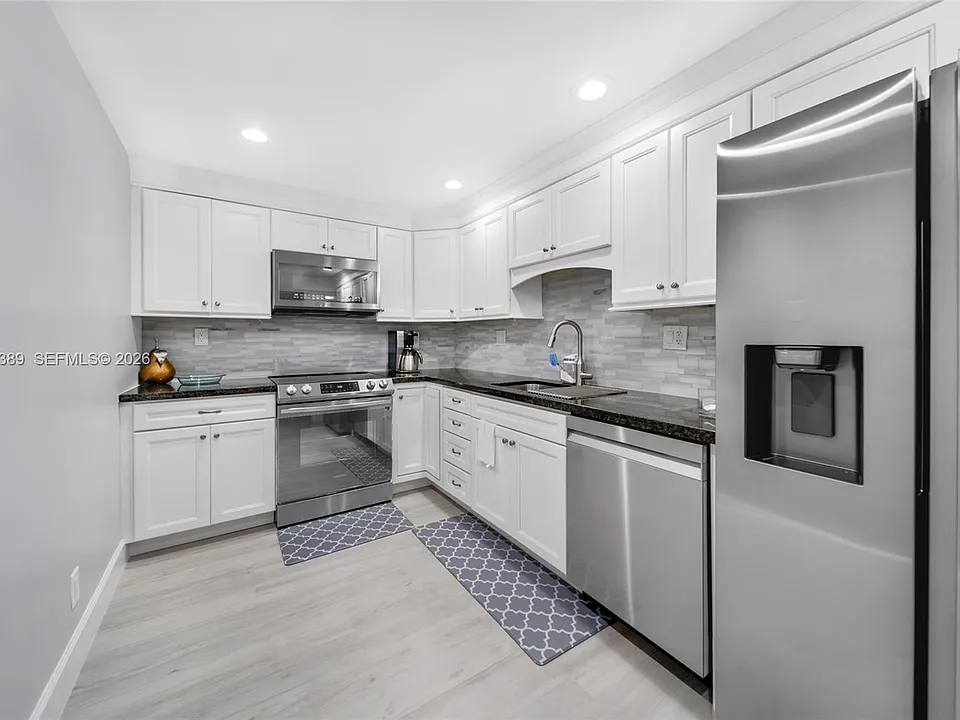 4250 Galt Ocean Dr #1J