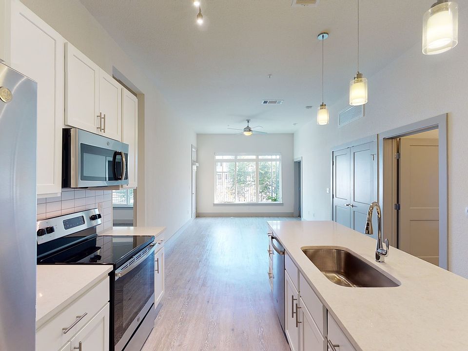 1st image of 120 9th St #3473667