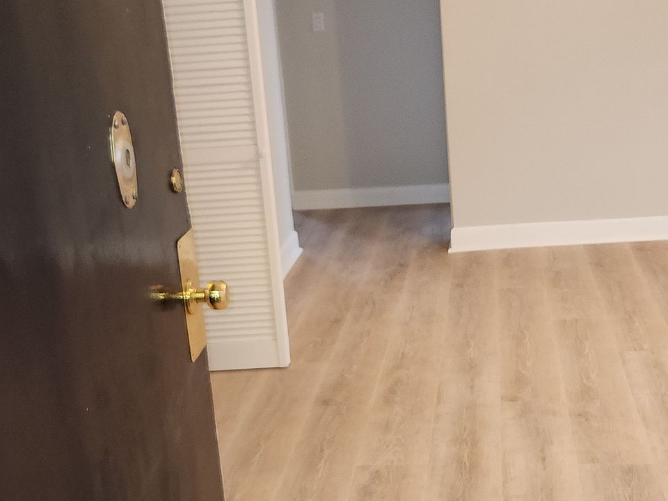 1st image of 69 Chiswick Rd APT 9