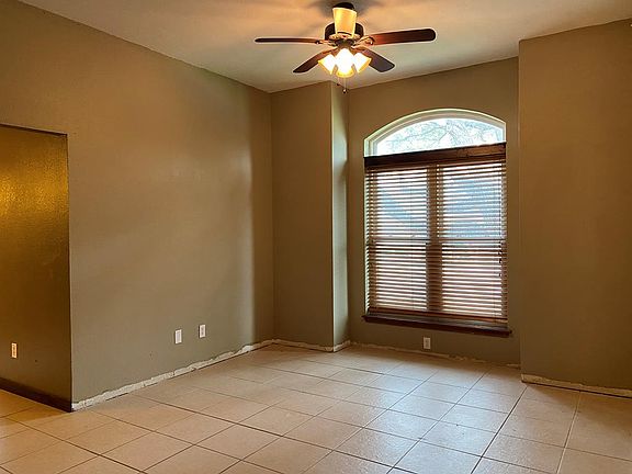 5th image of 202 Doral Dr
