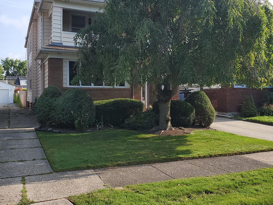 1st image of 307 North Dr