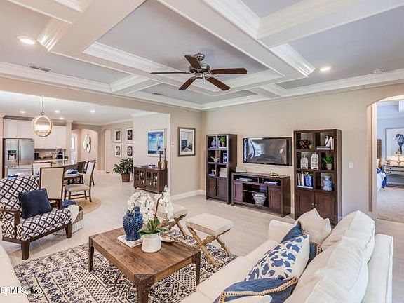 4th image of 592 Glorieta Dr