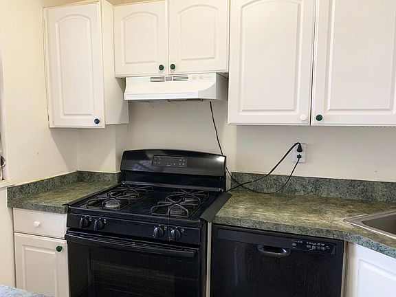 5th image of 61-35 98th St APT 15