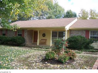 1909 Hollingsworth Dr, North Chesterfield, VA 23235