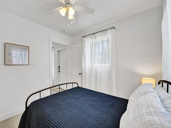 4th image of 1009 N 13th Ct
