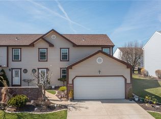 1462 Yorktown Dr, Lawrence, PA 15055