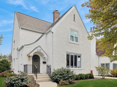 233 N Park Blvd, Glen Ellyn, IL, 60137